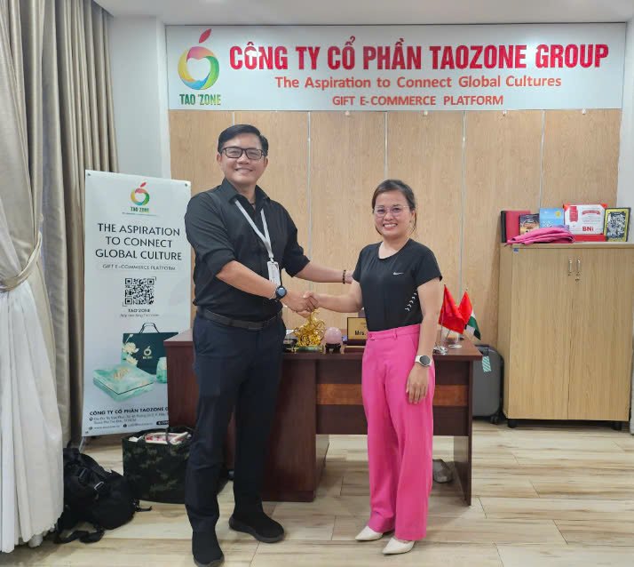 Ngày 10/04/2025  sàn thương mại điện tử Taozone vinh dự chào đón ông Nguyễn Trung Hậu – Giám đốc điều hành Công ty Du lịch Hahatravel – đến thăm và làm việc tại trụ sở chính
